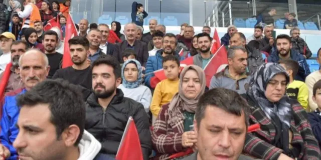 Depremzedeler Trabzonspor ile moral buldu