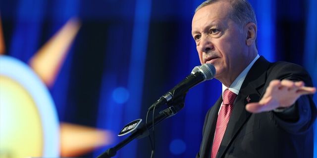 Cumhurbaşkanı Erdoğan'dan gençlere 'cep telefonu ve bilgisayar' müjdesi