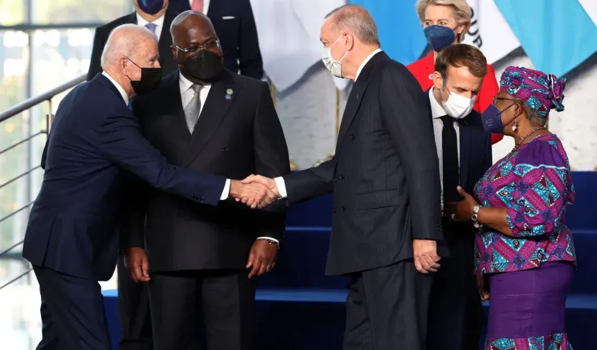 Erdoğan'dan dikkat çeken Biden ve Macron fotoğrafı