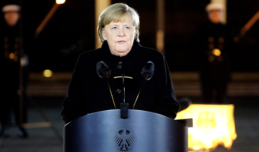 Almanya Başbakanı Angela Merkel'e ordudan veda