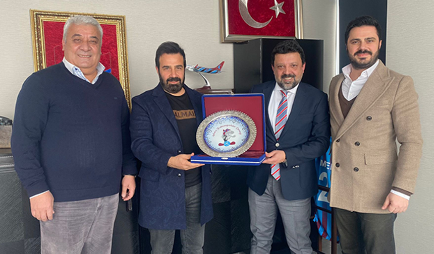 Ankara'da Trabzonspor buluşması: Süleyman Adanur'dan Melik Yiğitel'e plaket