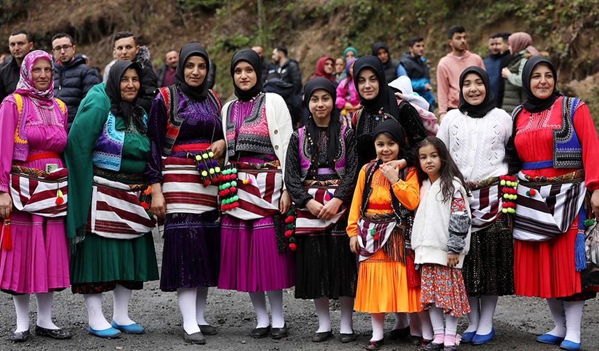 Trabzon'da Hıdırellez şenliğinde renkli görüntüler