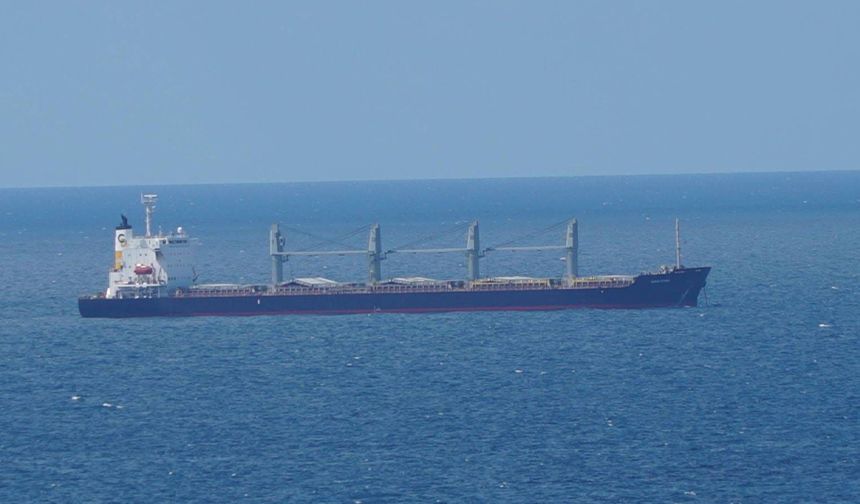 Ukrayna’dan hareket eden mısır yüklü Türk gemisi İstanbul açıklarında demirledi