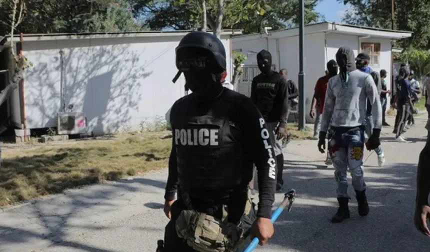 Haiti'de polisler Başbakan Henry'nin evine saldırdı
