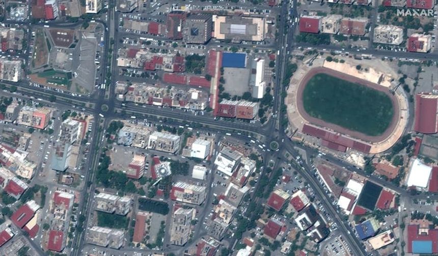 Depremin öncesine ve sonrasına ait uydu görüntüleri