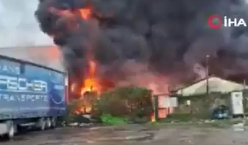 Artvin'in Kemalpaşa ilçesindeki ÇAYKUR Fabrikası'nda yangın