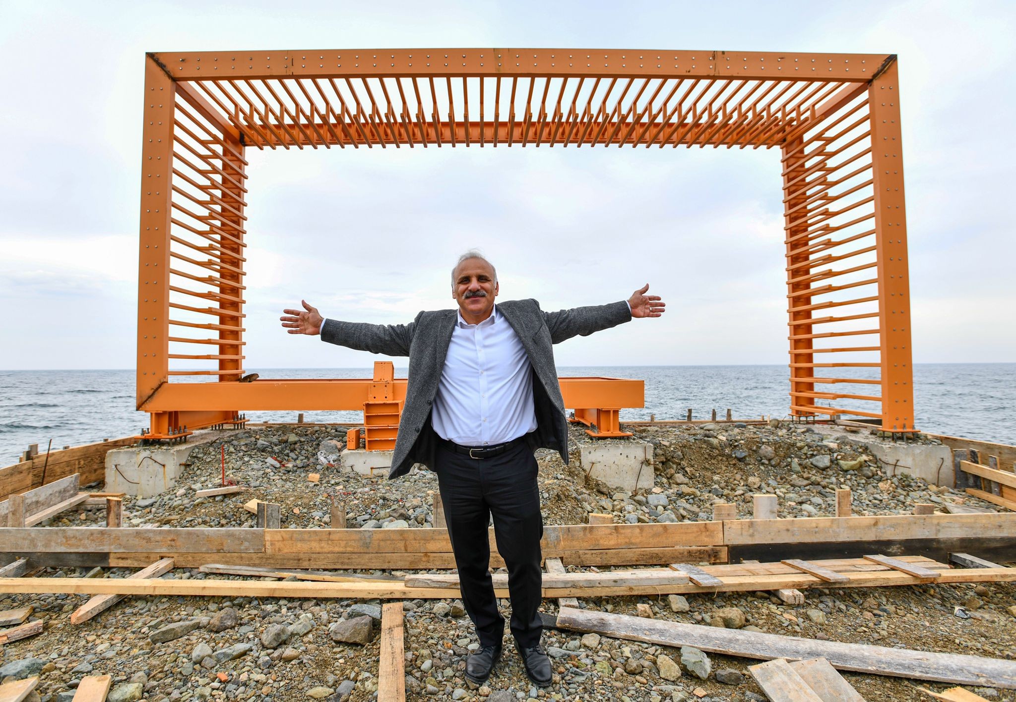 Trabzon Büyükşehir Belediye Başkanı Murat Zorluoğlu, şehirde yapımı devam eden ‘Otogar, Ganita-Faroz ve Çömlekçi Kentsel Dönüşüm proje çalışmalarını yerinde inceledi.