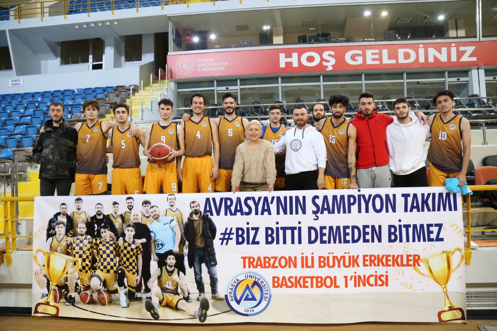 Avrasya Üniversitesi öğrencilerinin oluşturduğu basketbol takımı Trabzon birincisi oldu.