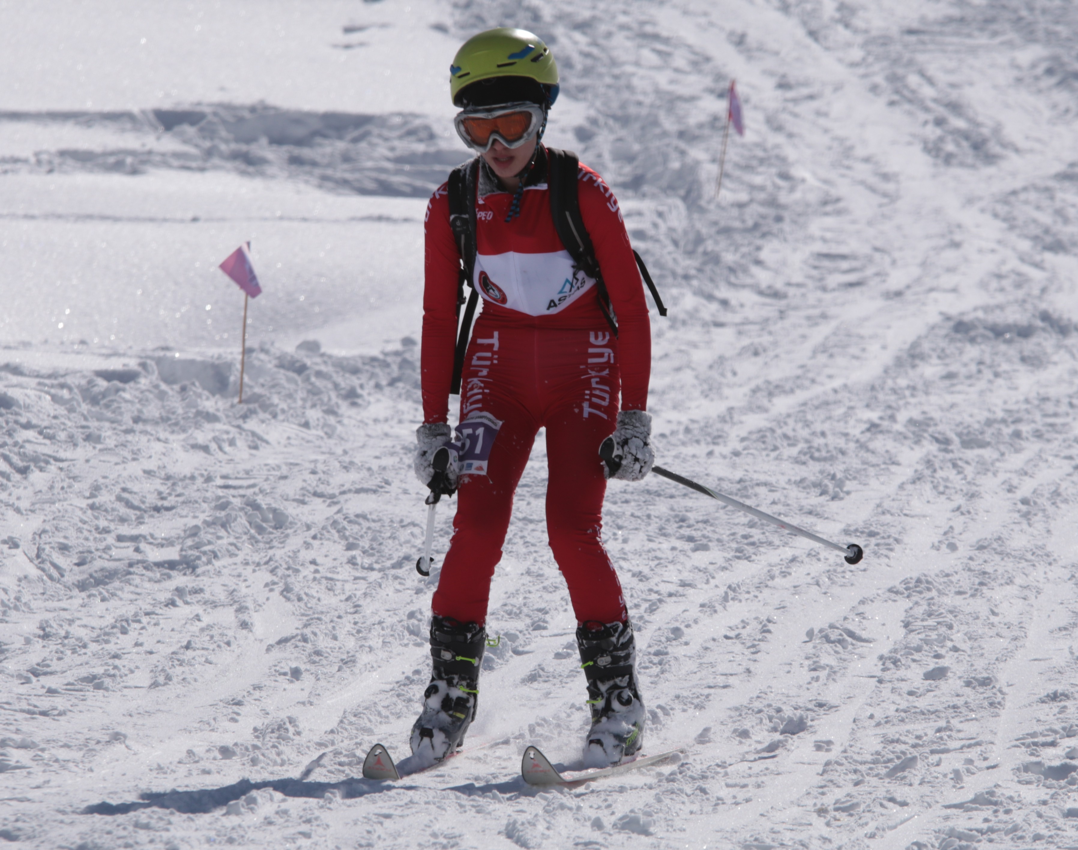 Gençler ve Büyükler Dağ Kayağı Türkiye Şampiyonası bu yıl ilk kez Rize'nin İkizdere ilçesinde düzenlendi.