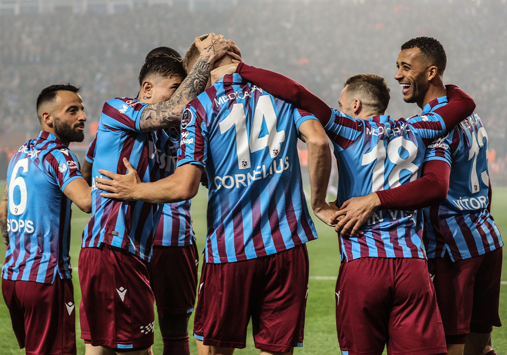 Haberlobi - Spor Servisi // Süper Lig'in bitimine 3 hafta kala şampiyonluğunu ilan eden Trabzonspor, gelecek sezon planlamasına şimdiden başladı.