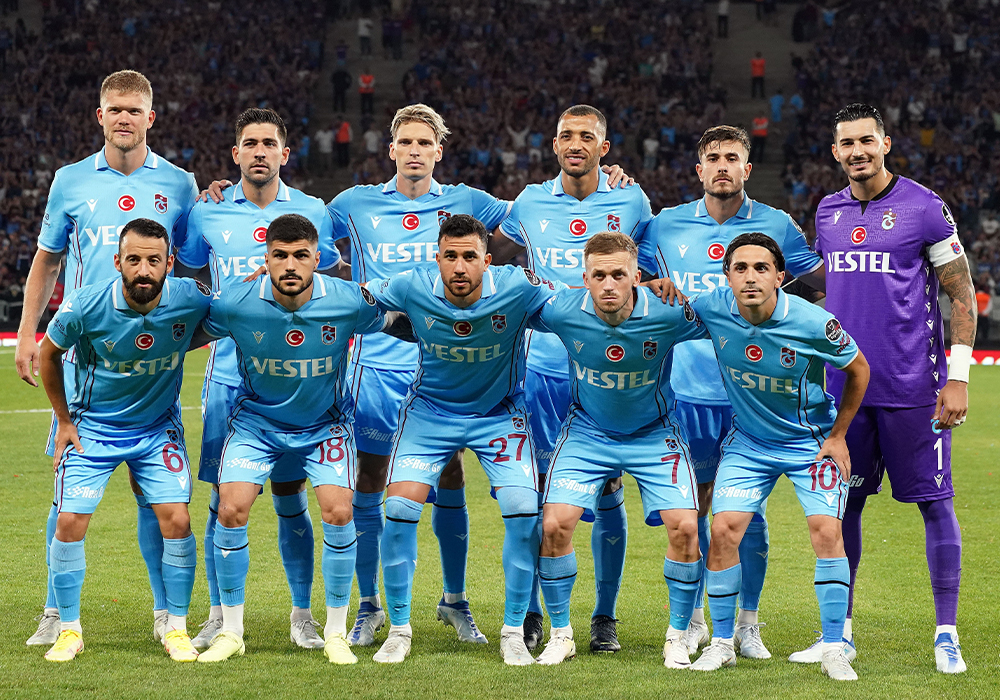 Spor Toto 1. Lig'in ilk haftasında Trabzonspor, Atatürk Olimpiyat Stadı'nda İstanbulspor ile karşılaştı.