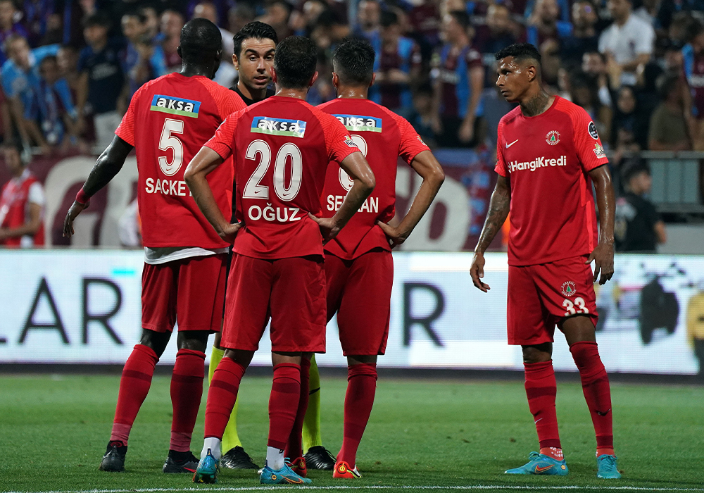 ümraniyespor-takımı-1000x700